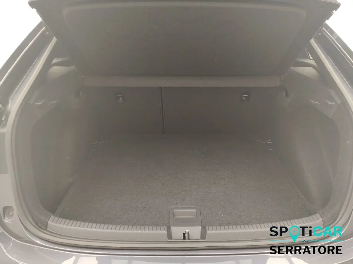 Volkswagen Taigo usata a Como (18)