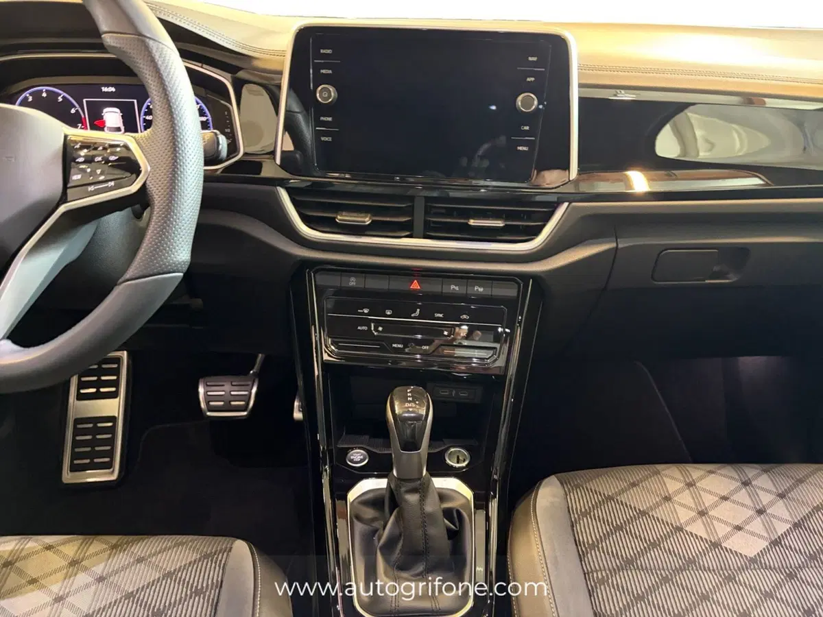 Volkswagen T-Roc usata a Modena (11)