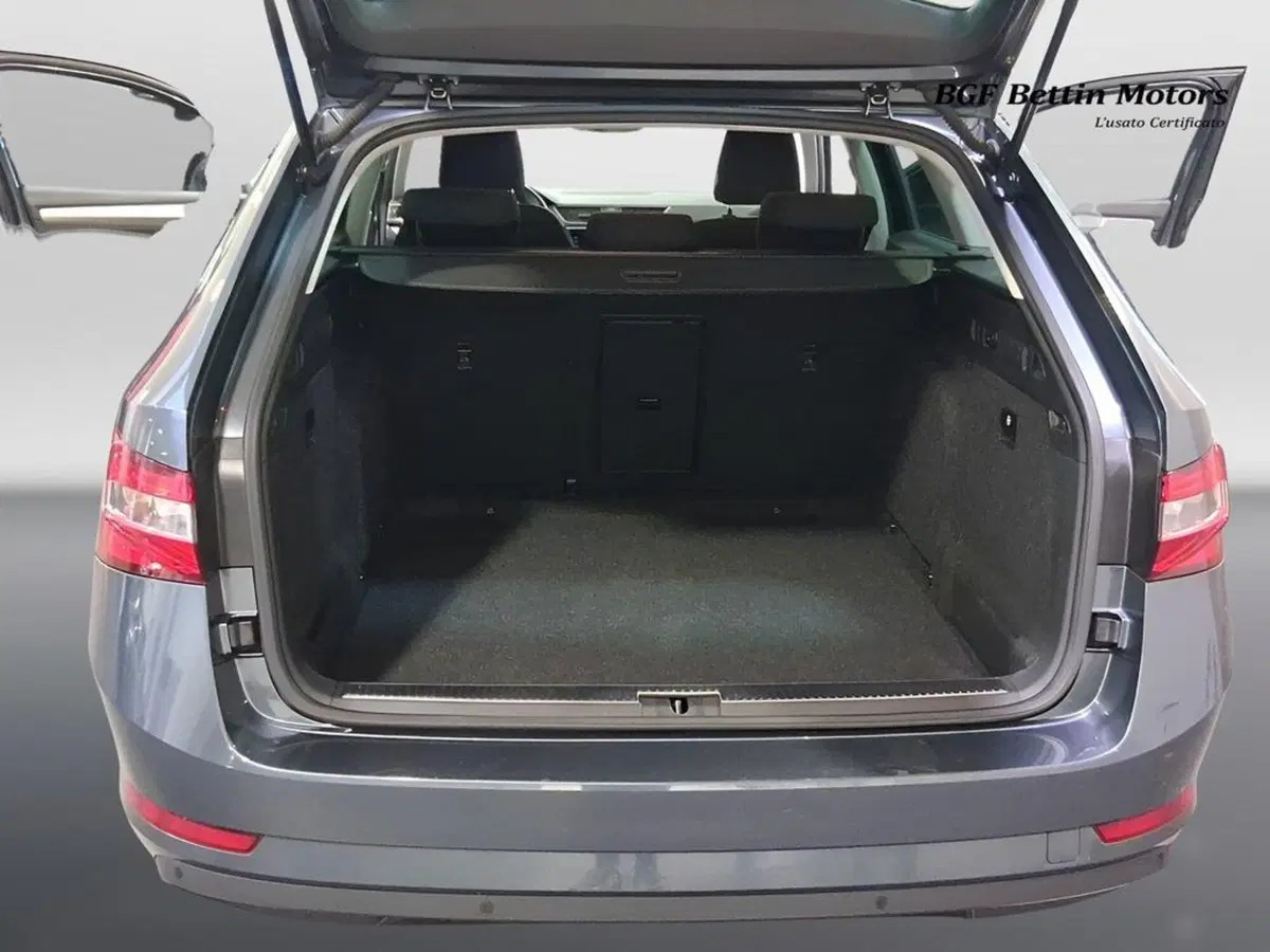 Skoda Superb Station Wagon usata a Padova (14)