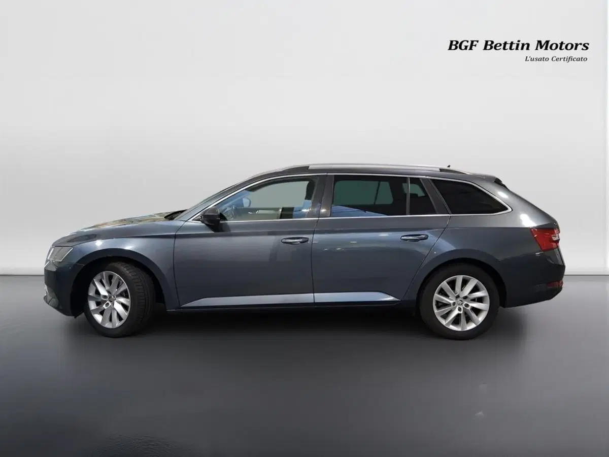 Skoda Superb Station Wagon usata a Padova (2)