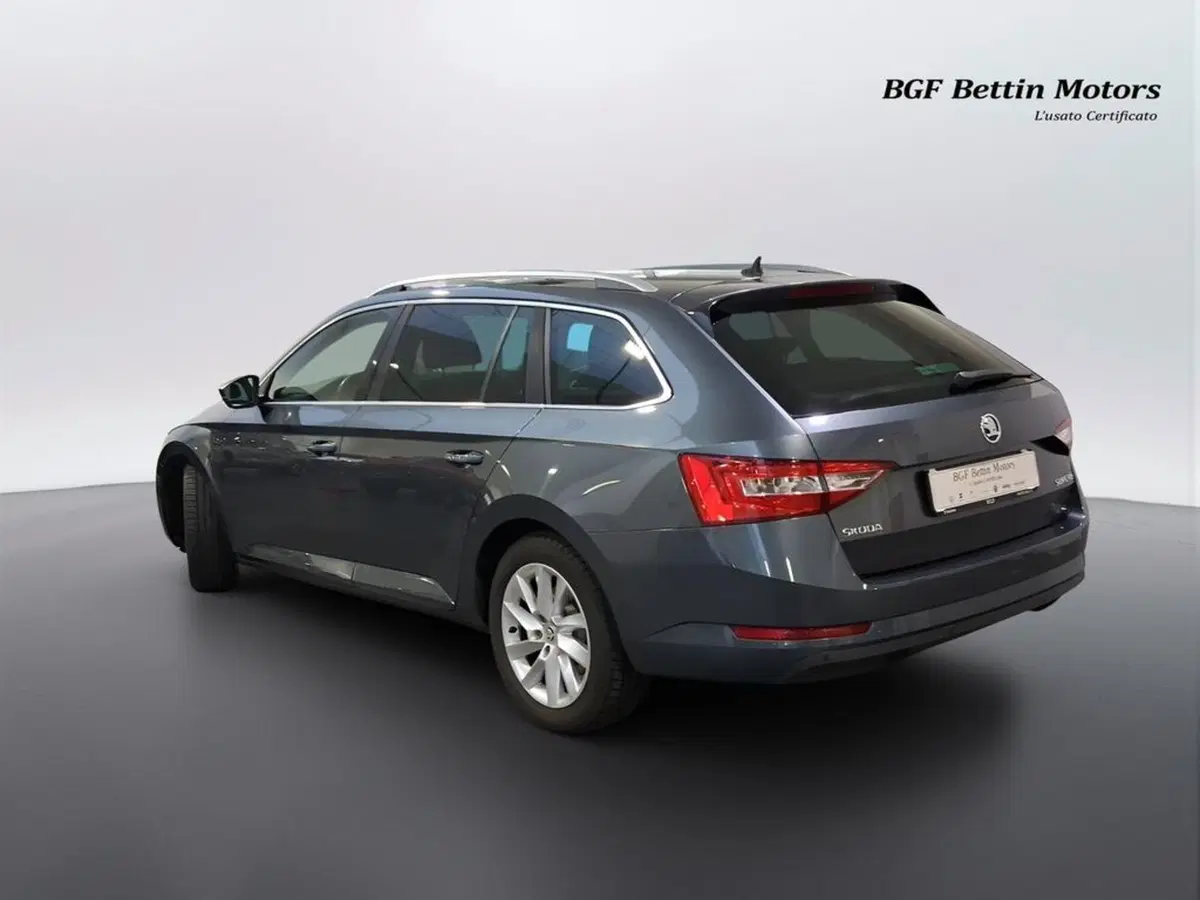 Skoda Superb Station Wagon usata a Padova (3)
