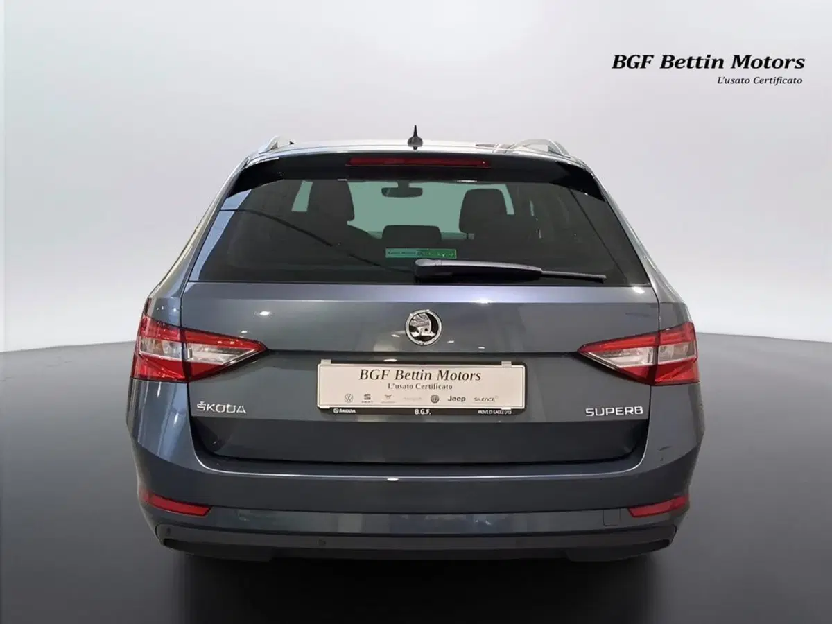 Skoda Superb Station Wagon usata a Padova (8)