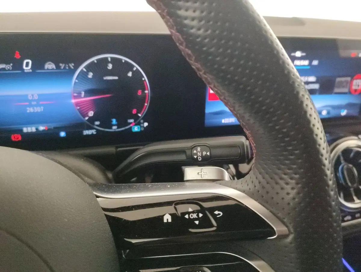 Mercedes-Benz GLA SUV usata a Alessandria (9)
