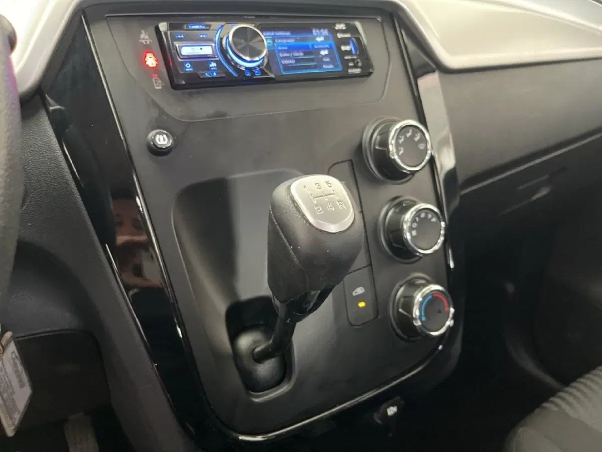 Mahindra KUV100 usata a Torino (11)