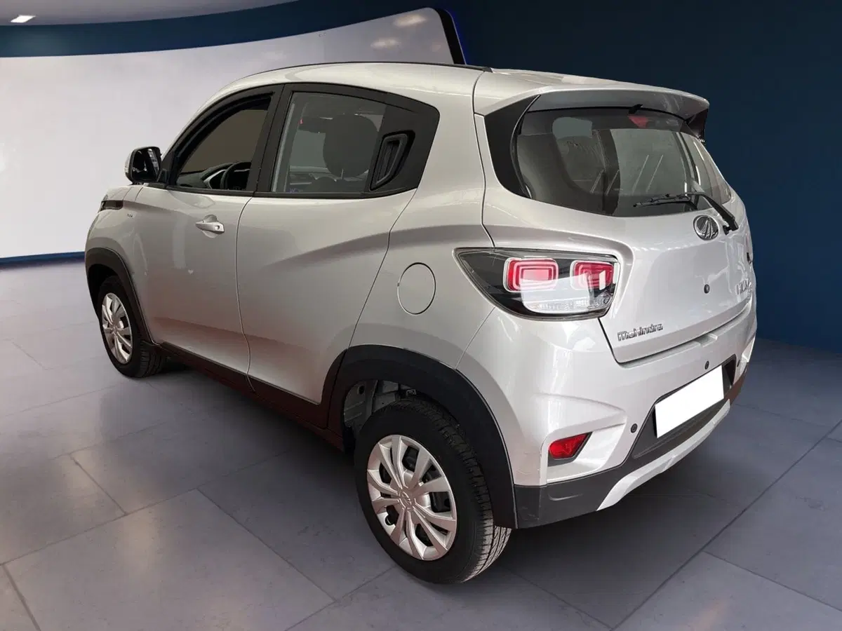 Mahindra KUV100 usata a Torino (4)