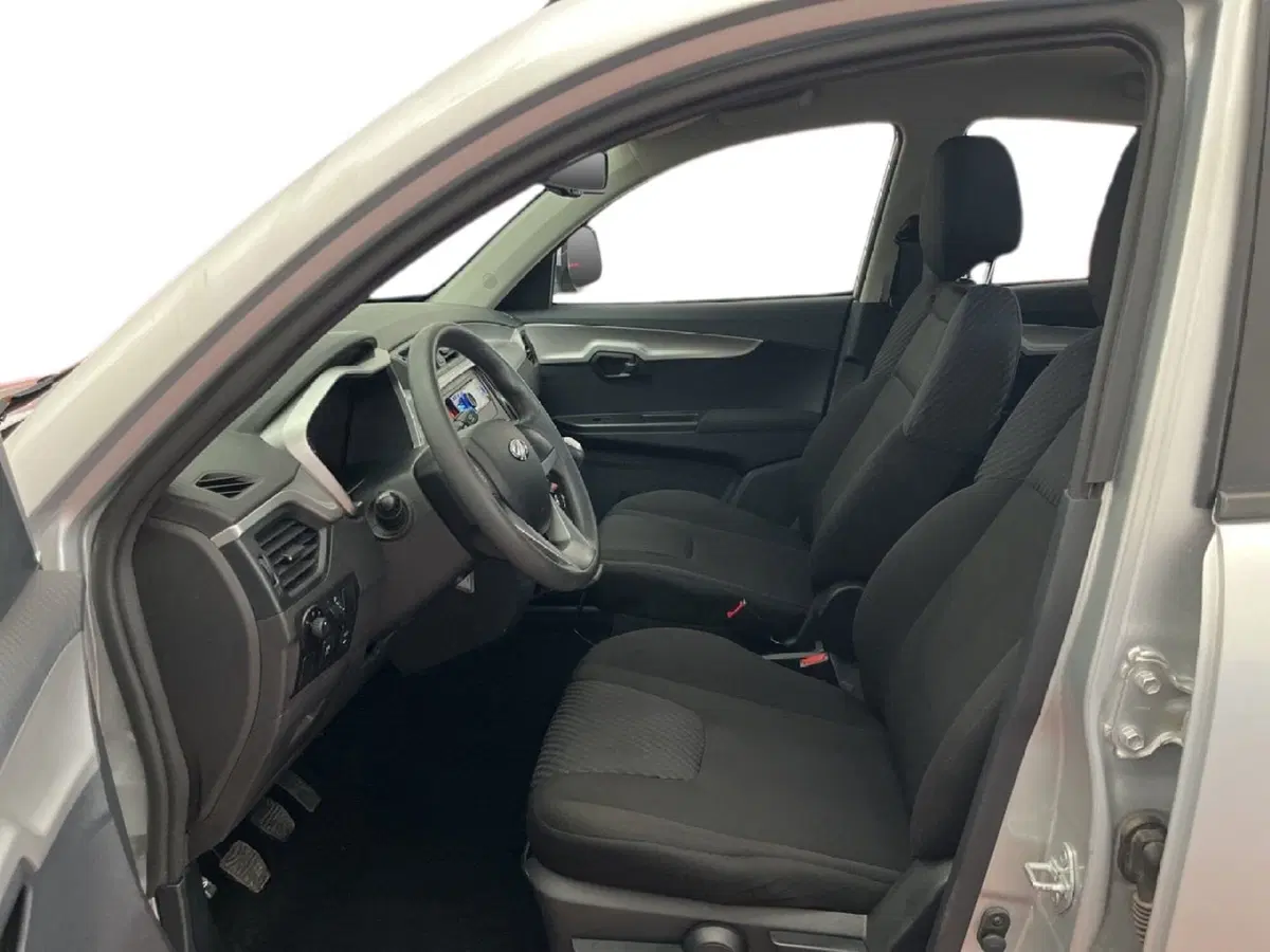 Mahindra KUV100 usata a Torino (8)