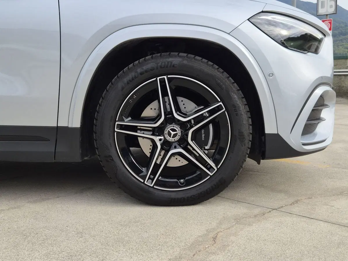 Mercedes-Benz GLA SUV usata  (13)