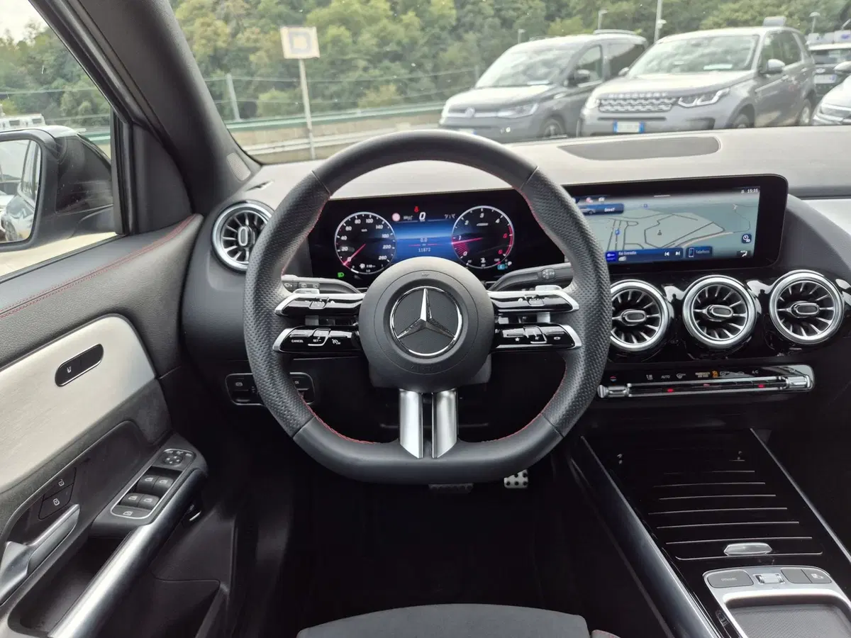 Mercedes-Benz GLA SUV usata  (17)