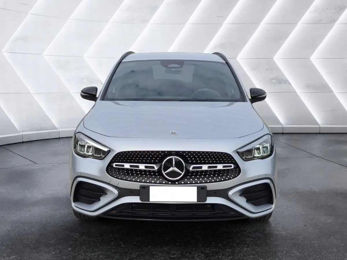 Mercedes-Benz GLA SUV usata  (2)