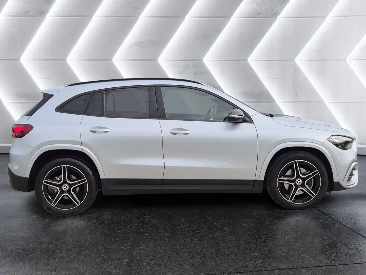 Mercedes-Benz GLA SUV usata  (5)