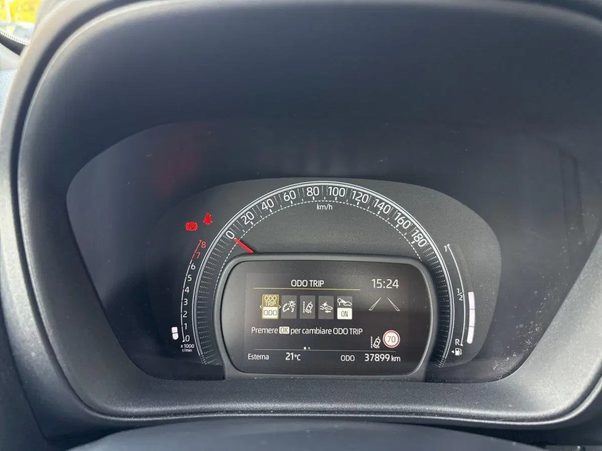 Toyota Aygo X usata a Padova (13)