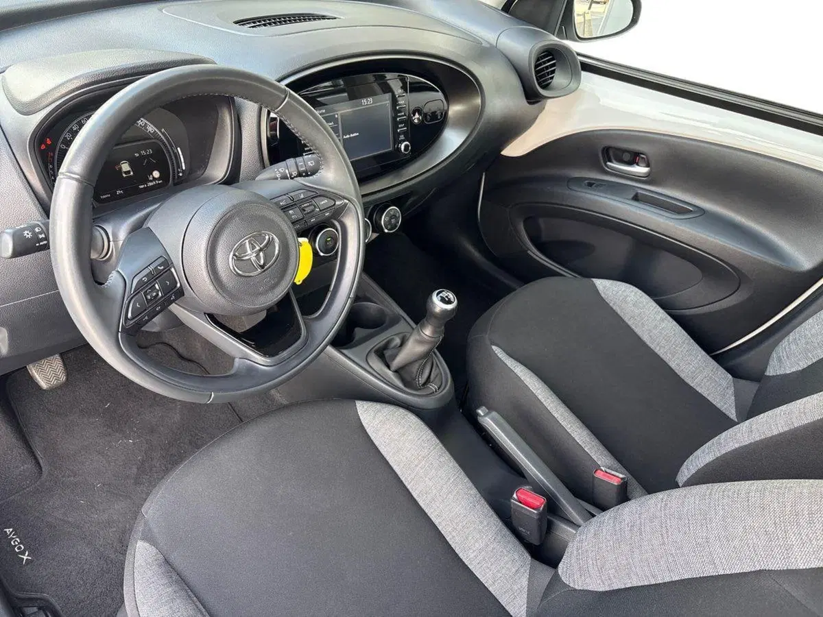 Toyota Aygo X usata a Padova (9)