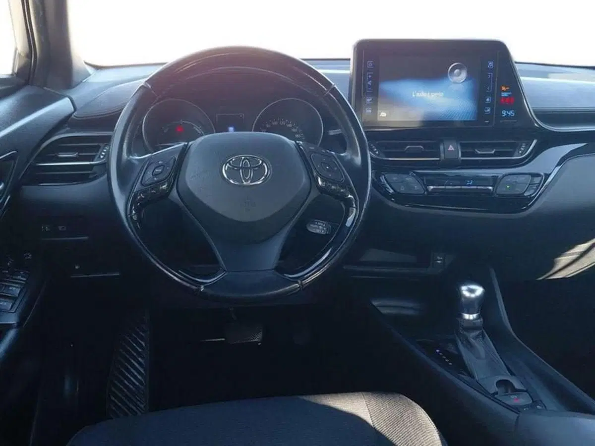 Toyota Toyota C-HR usata a Cagliari (7)