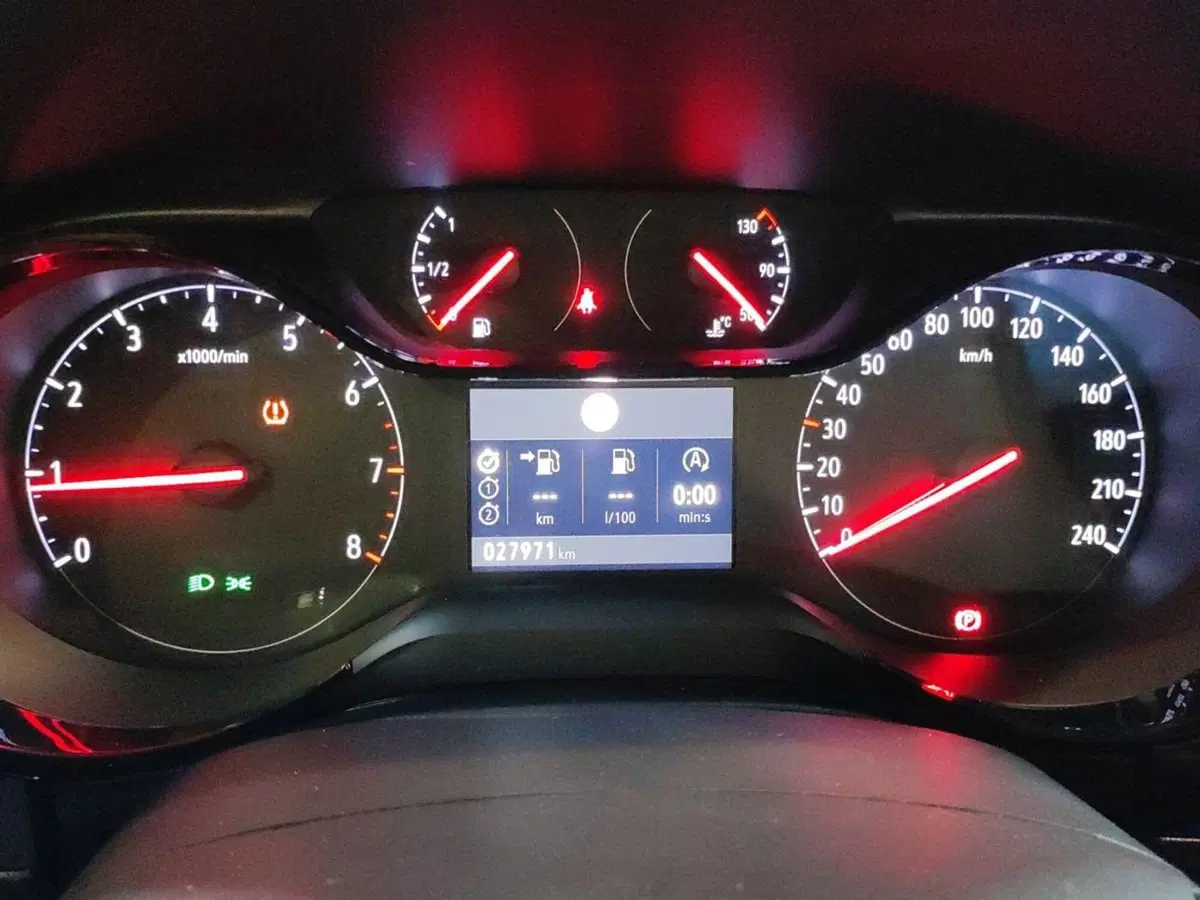 Opel Corsa usata a Milano (9)