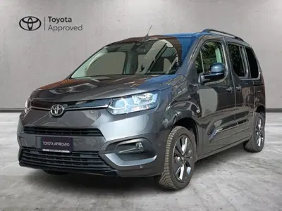 Toyota Proace City Verso City Verso 1.5D 130cv S&S mt6 L1 D Luxury del 2023 usata a Sesto San Giovanni