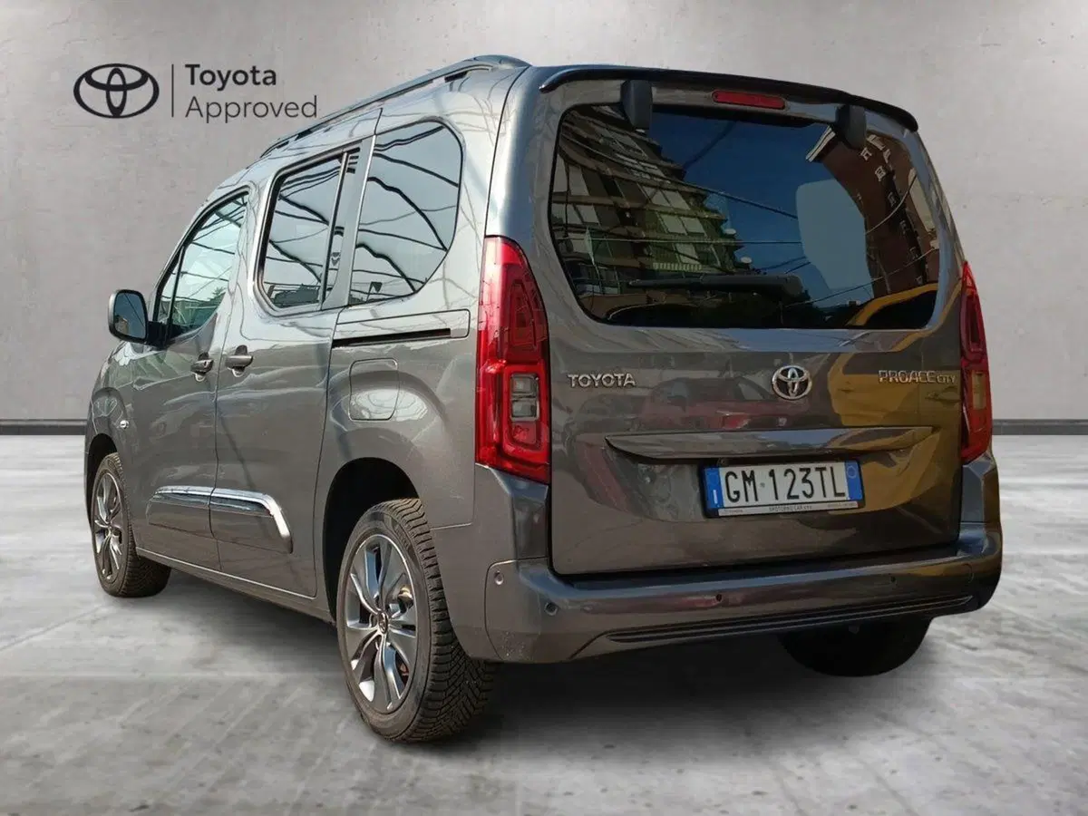 Toyota Proace City Verso usata a Milano (5)