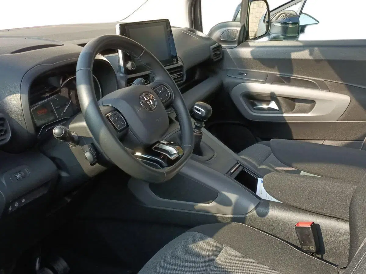 Toyota Proace City Verso usata a Milano (7)