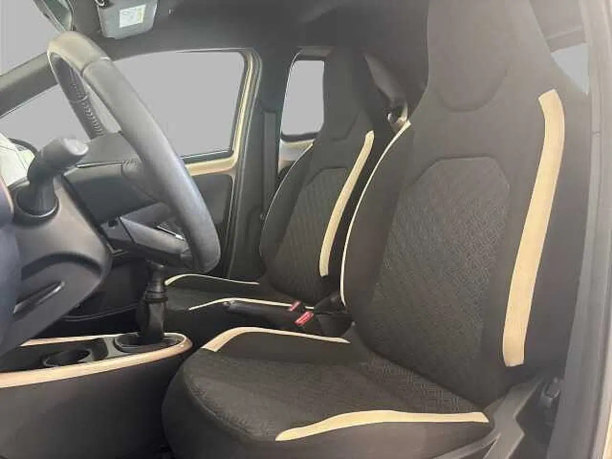 Toyota Aygo X usata a Roma (10)
