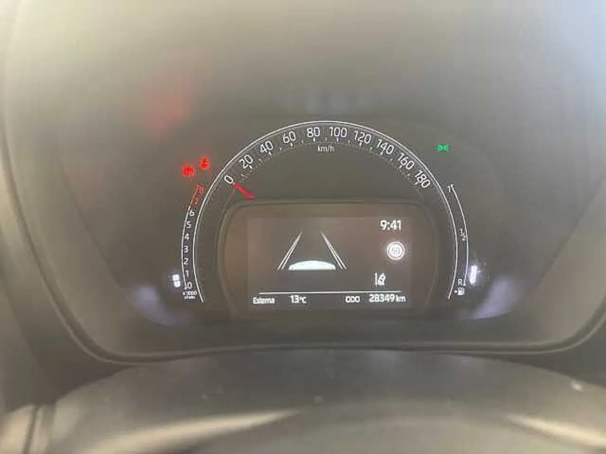 Toyota Aygo X usata a Roma (11)