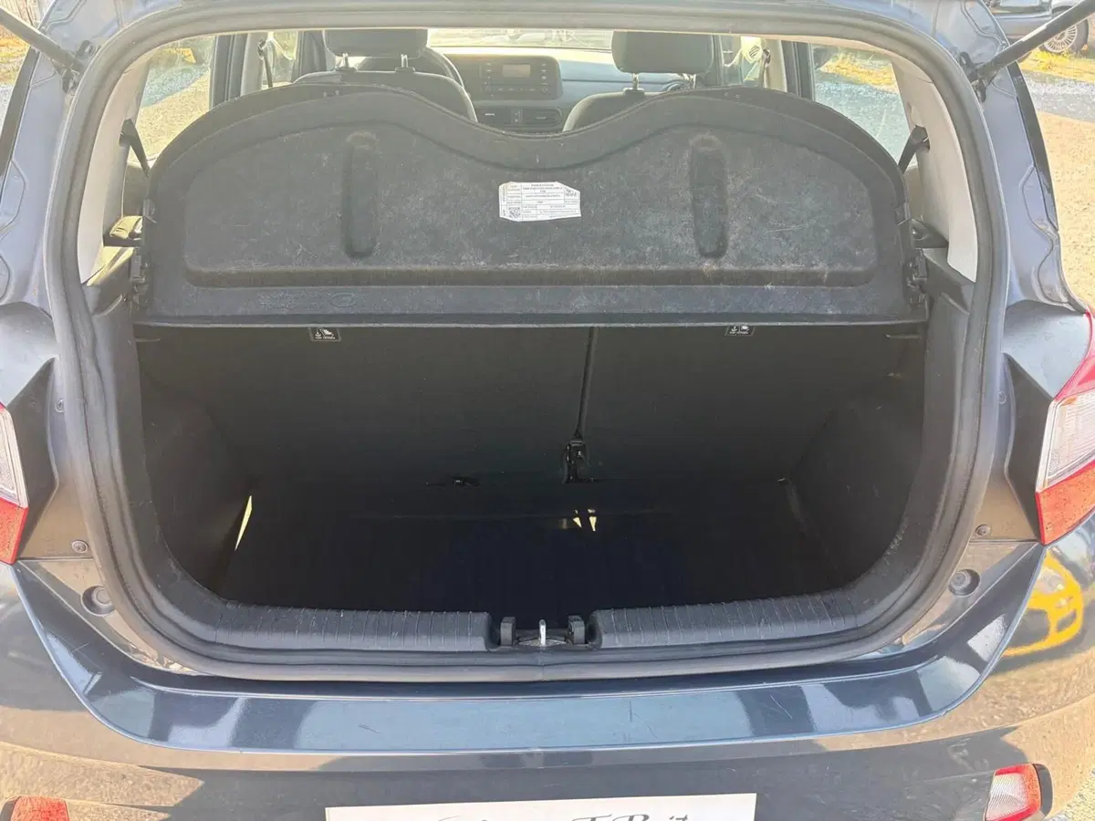 Hyundai i10 usata a La Spezia (10)