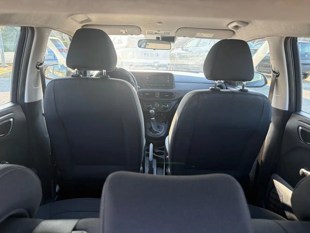 Hyundai i10 usata a La Spezia (11)
