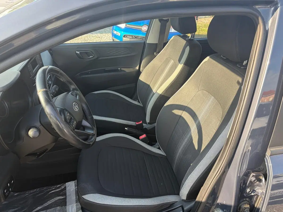 Hyundai i10 usata a La Spezia (13)