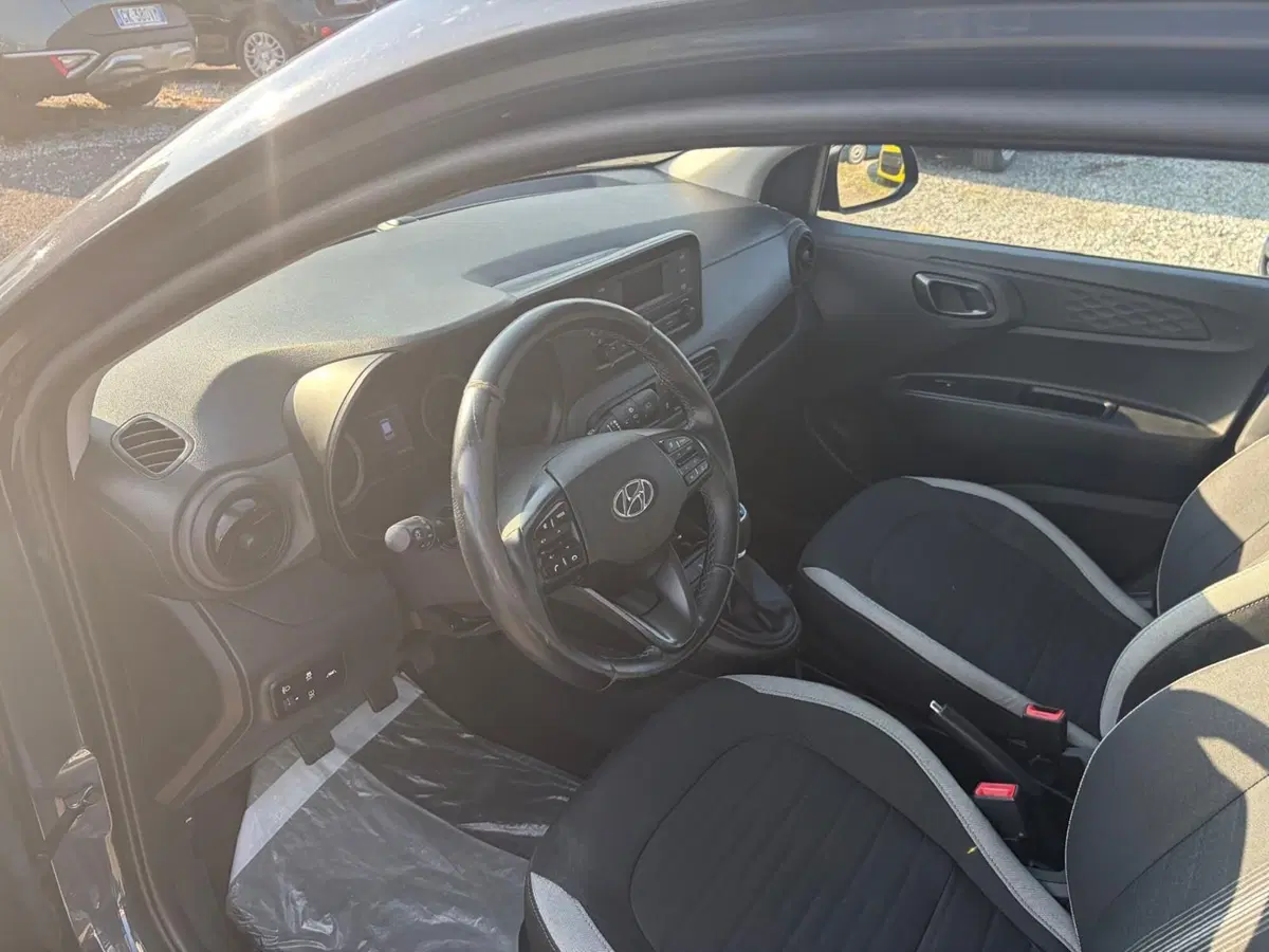 Hyundai i10 usata a La Spezia (14)