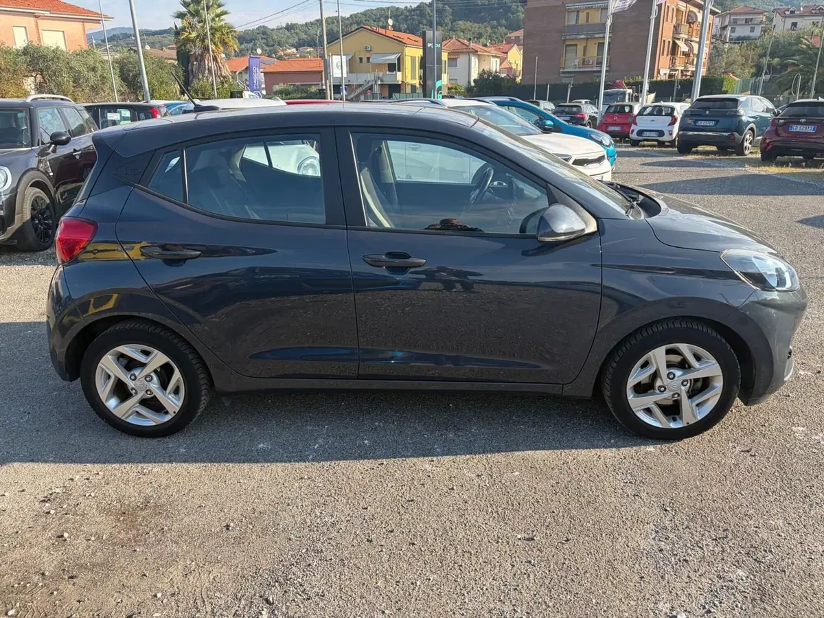 Hyundai i10 usata a La Spezia (8)