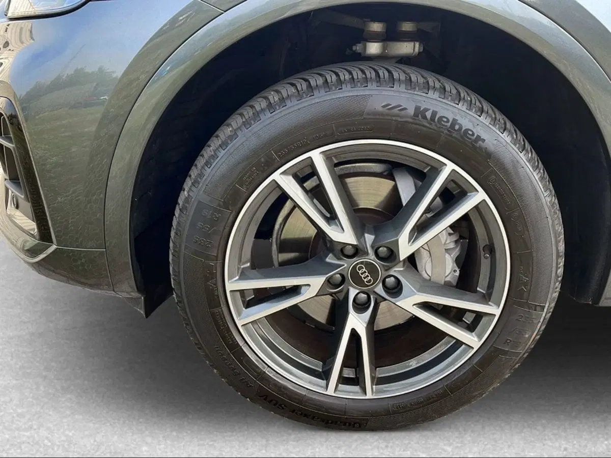 Audi Q5 Sportback usata a Livorno (17)