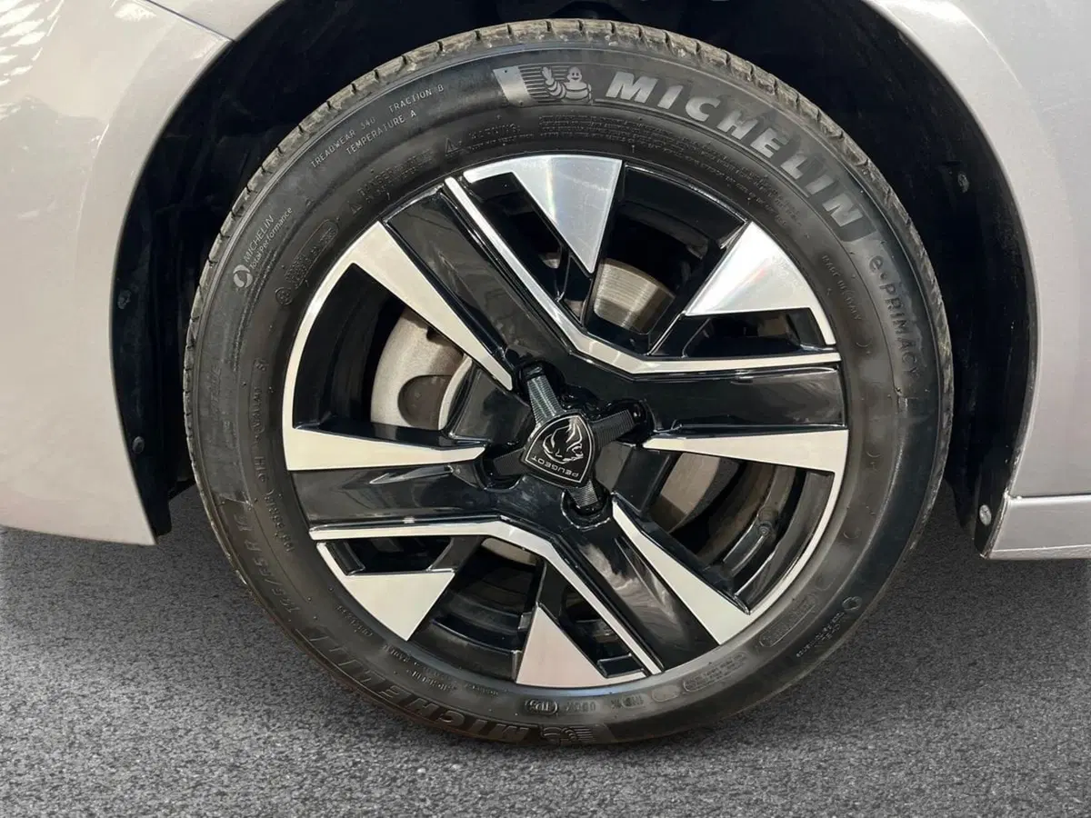 Peugeot 208 usata a Bari (6)