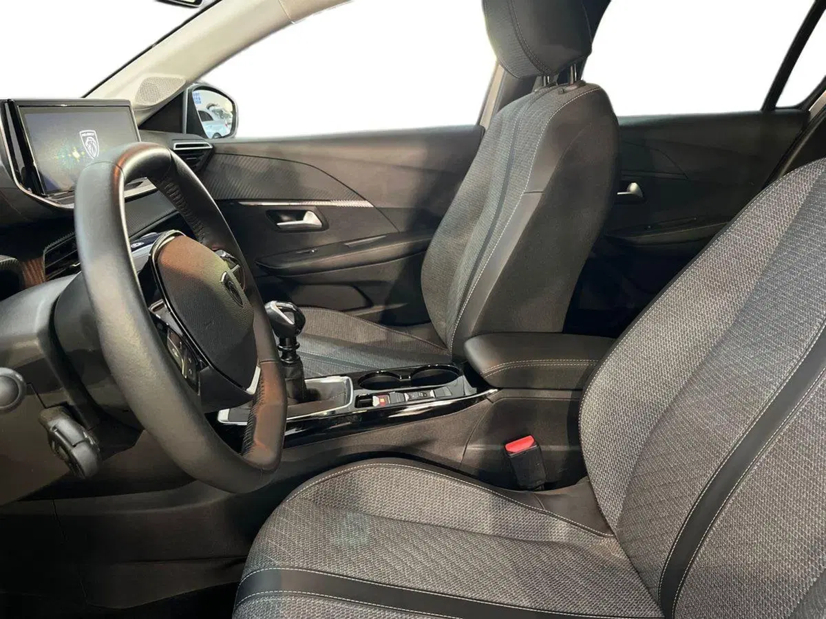 Peugeot 208 usata a Bari (7)