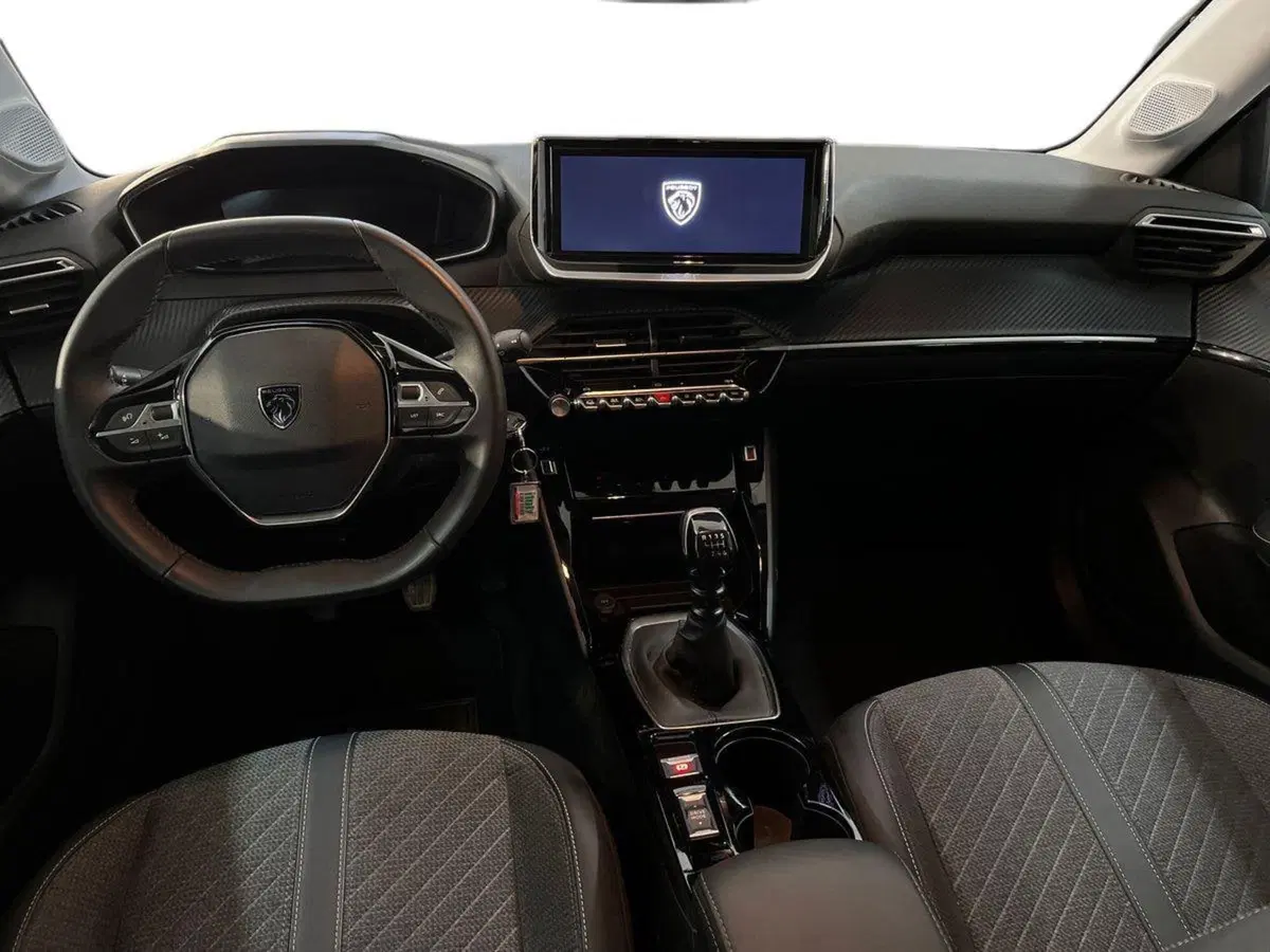 Peugeot 208 usata a Bari (8)