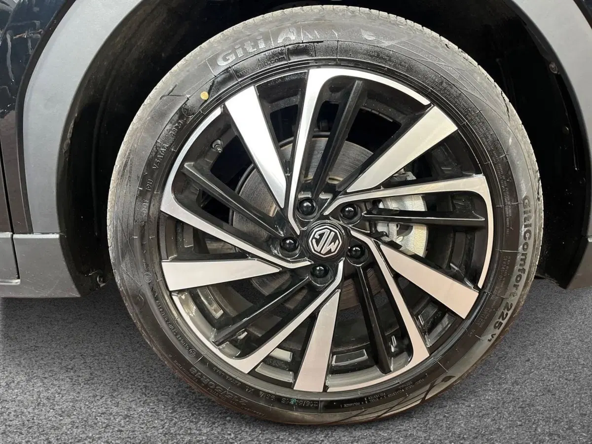 Mg ZS EV usata a Bari (6)