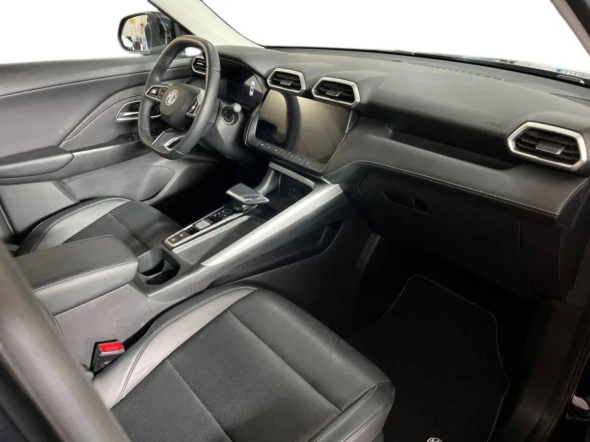 Mg ZS EV usata a Bari (9)