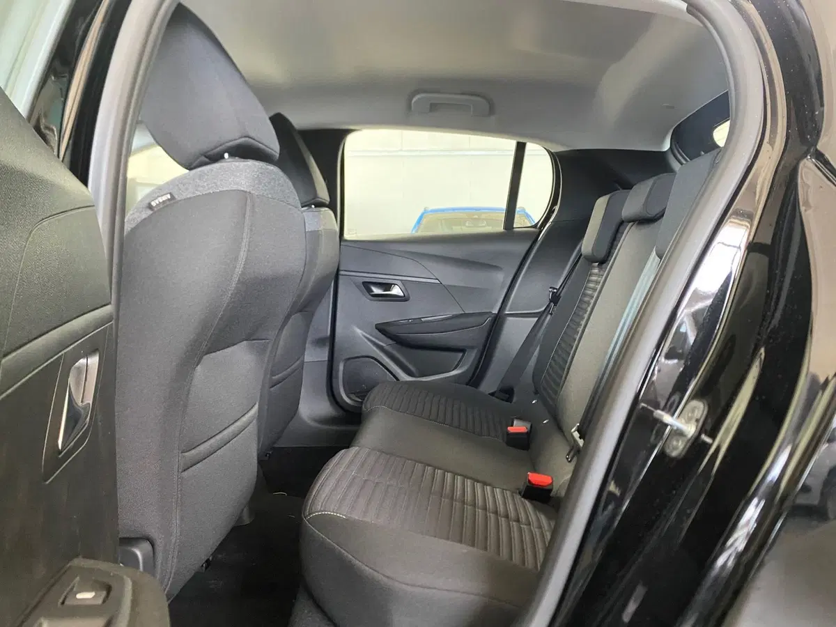 Peugeot 208 usata a Bari (14)