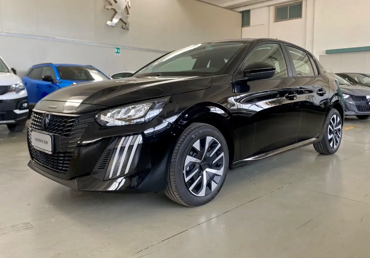 Peugeot 208 usata a Bari (3)