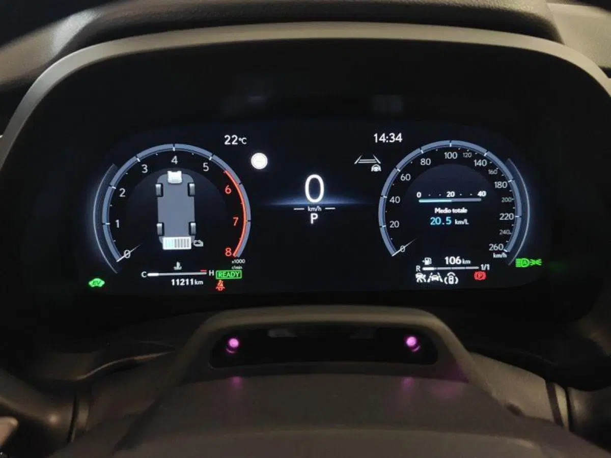 Lexus LBX usata a Genova (9)