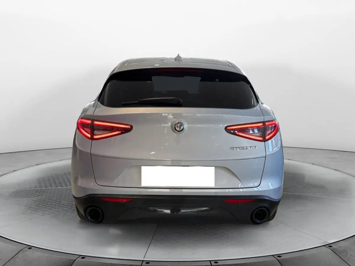 Alfa Romeo Stelvio usata a Pisa (3)