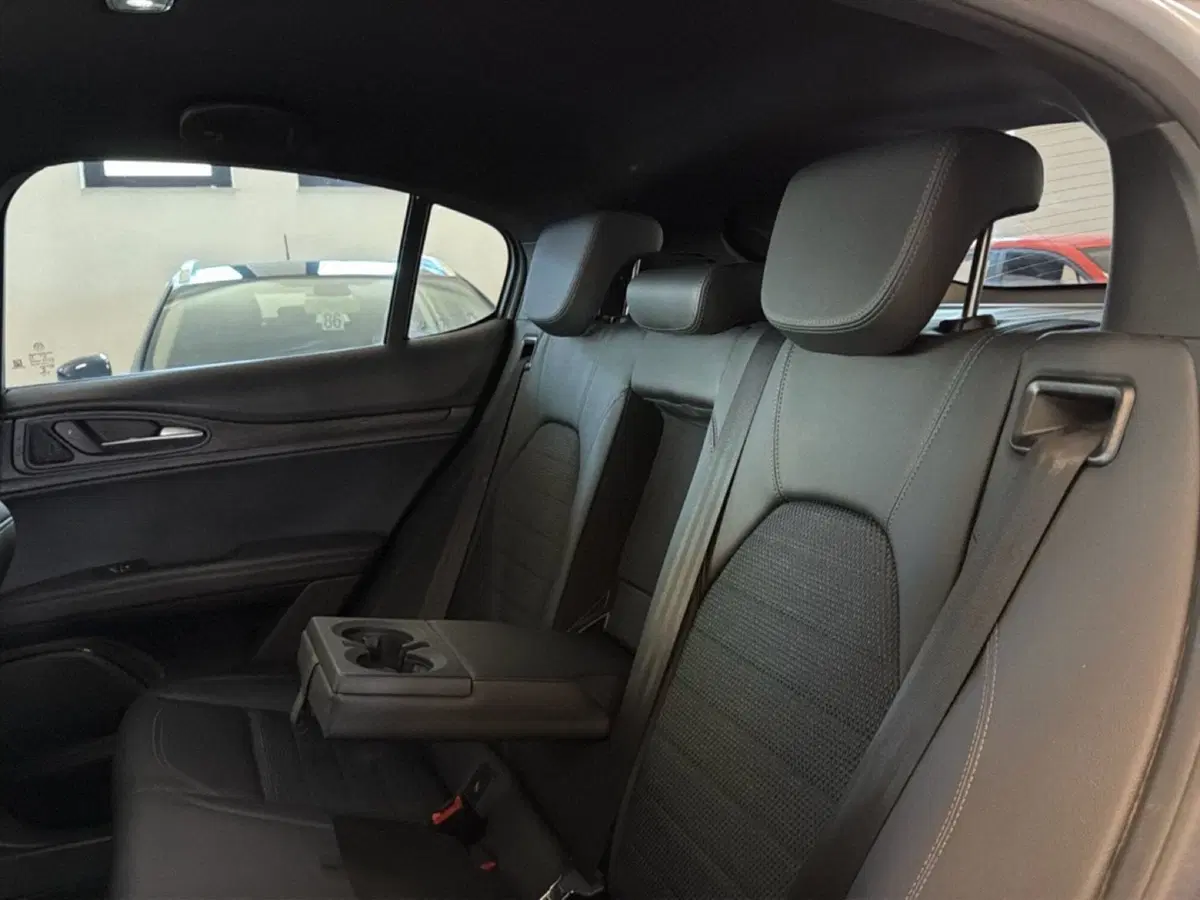 Alfa Romeo Stelvio usata a Pisa (6)
