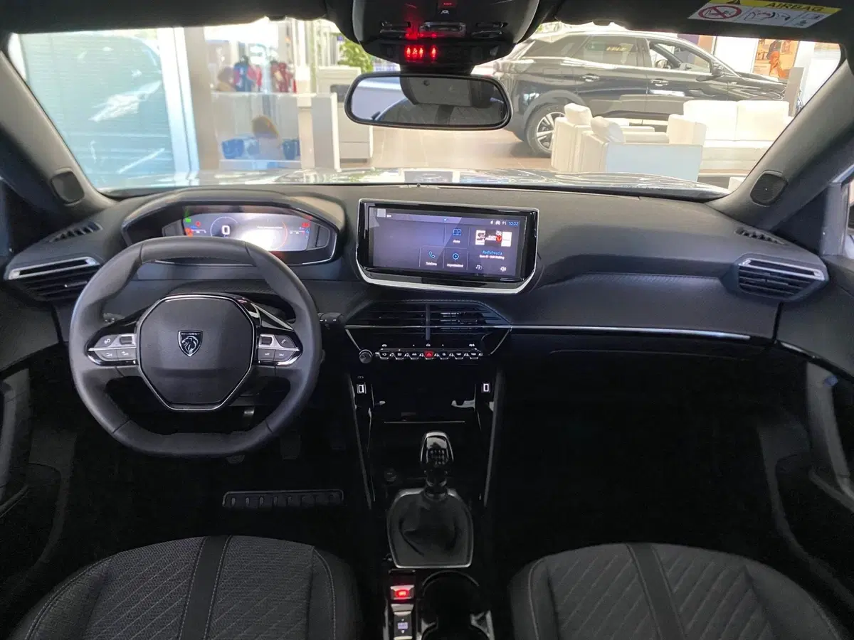 Peugeot 2008 usata a Bari (14)