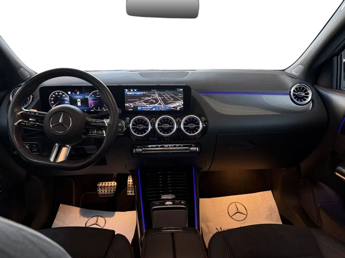 Mercedes-Benz GLA SUV usata a Napoli (12)