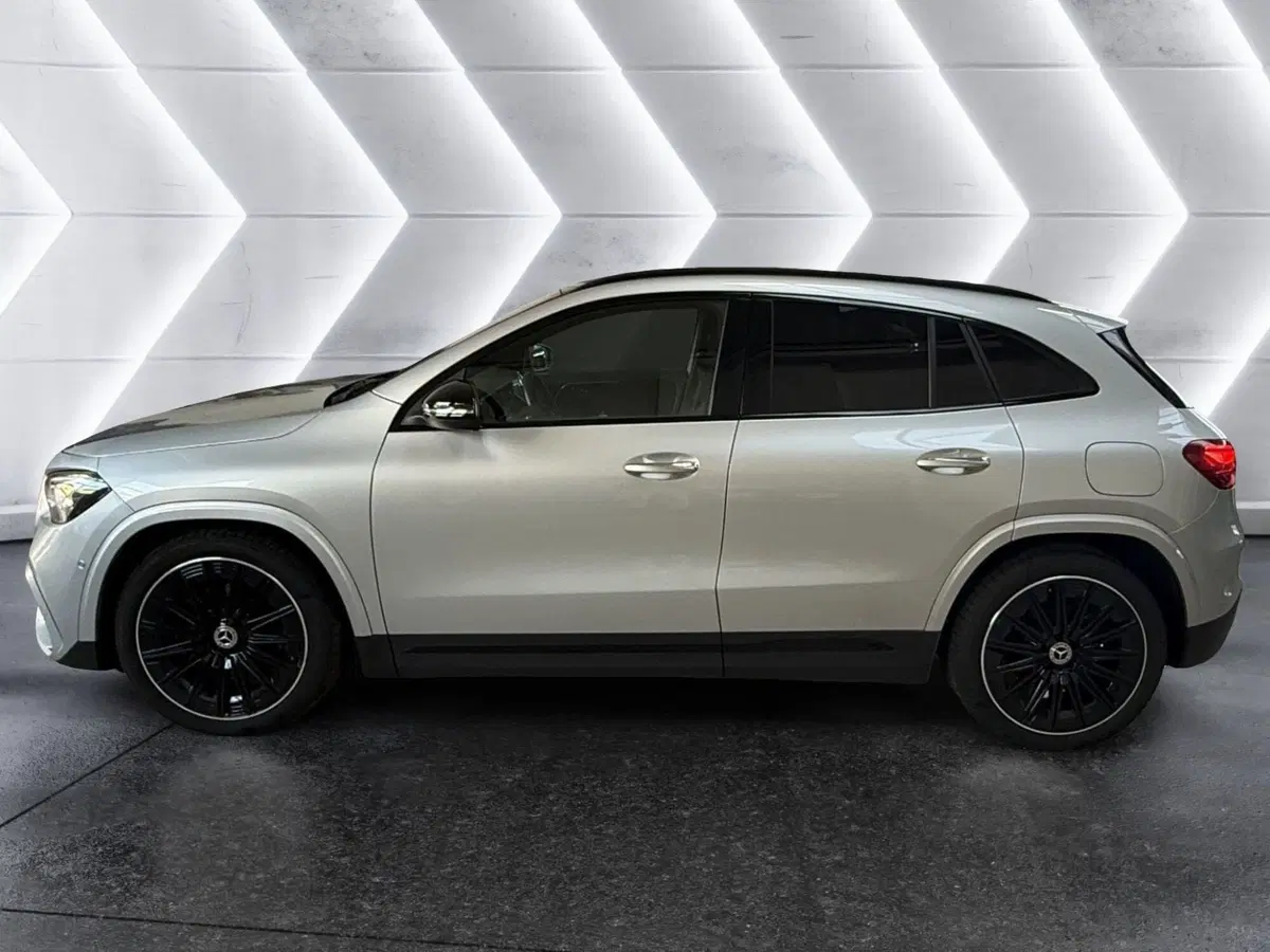 Mercedes-Benz GLA SUV usata a Napoli (5)