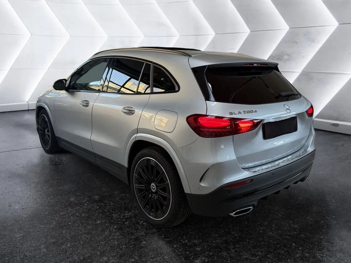 Mercedes-Benz GLA SUV usata a Napoli (6)