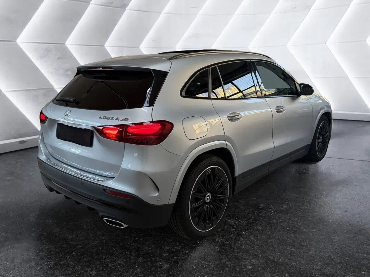 Mercedes-Benz GLA SUV usata a Napoli (7)