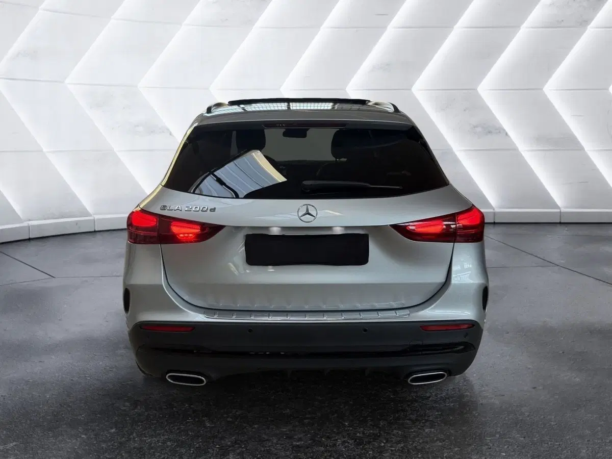 Mercedes-Benz GLA SUV usata a Napoli (8)