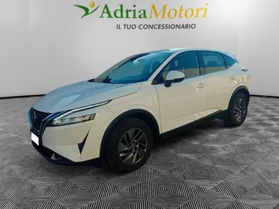 Nissan Qashqai 1.3 mhev Business 2wd 158cv xtronic del 2022 usata a Pordenone