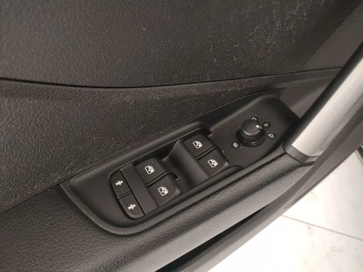 Audi Q2 usata a Napoli (11)
