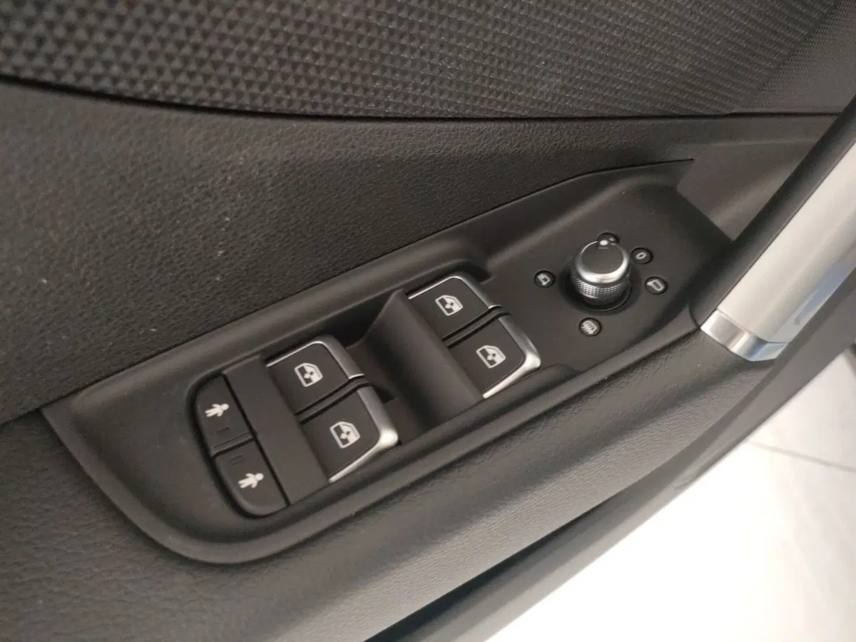 Audi Q2 nuova a Napoli (12)