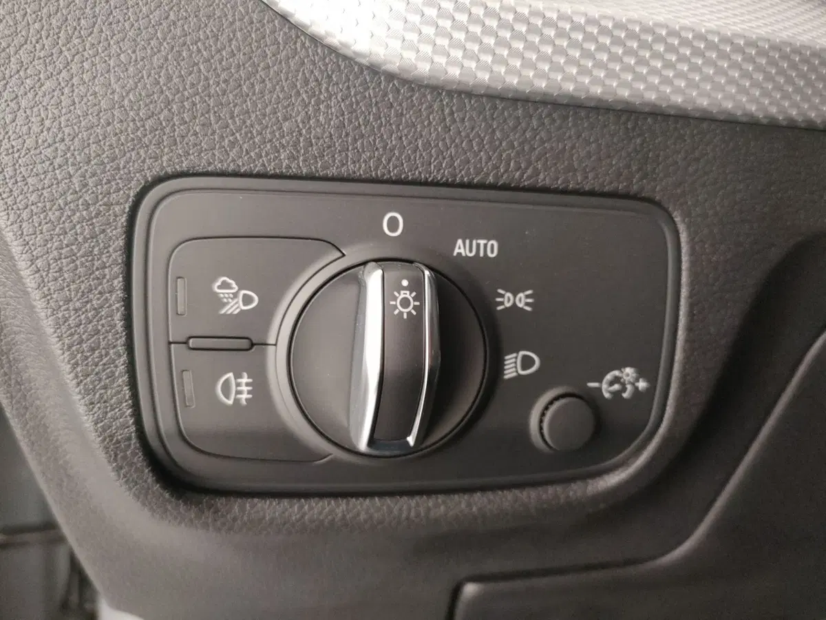 Audi Q2 nuova a Napoli (13)