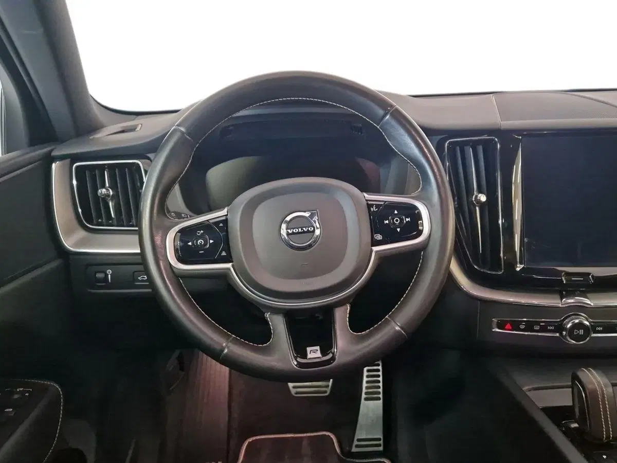 Volvo XC60 usata a Ravenna (11)